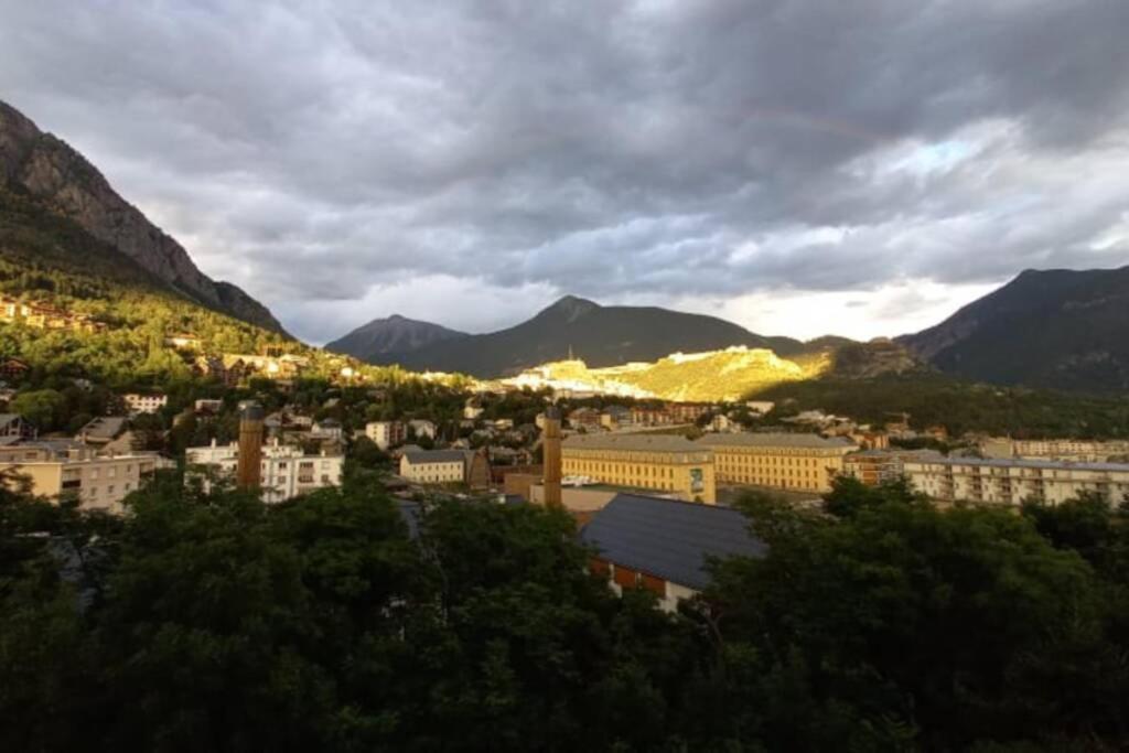 Appartement De Charme Le 1707 Au Coeur De La Cite Vauban Briançon Exteriér fotografie