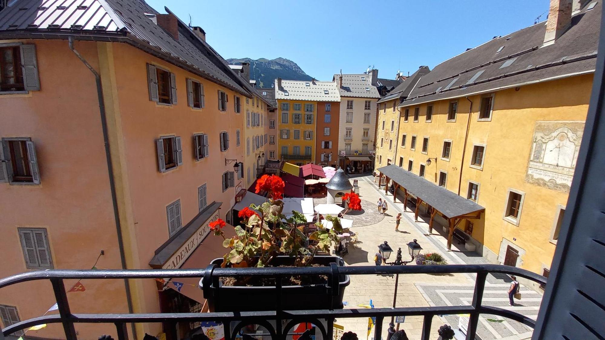 Appartement De Charme Le 1707 Au Coeur De La Cite Vauban Briançon Exteriér fotografie